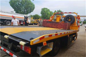 松江附近拖车电话号码服务