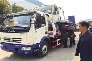 松江汽车道路救援拖车价格